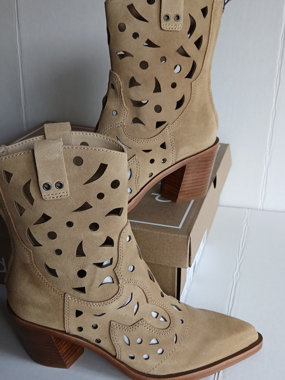 Dolce Vita Multiple Sizes Taupe Suede Cutout Western Heeled Boots New $65 - Picture 6 of 10